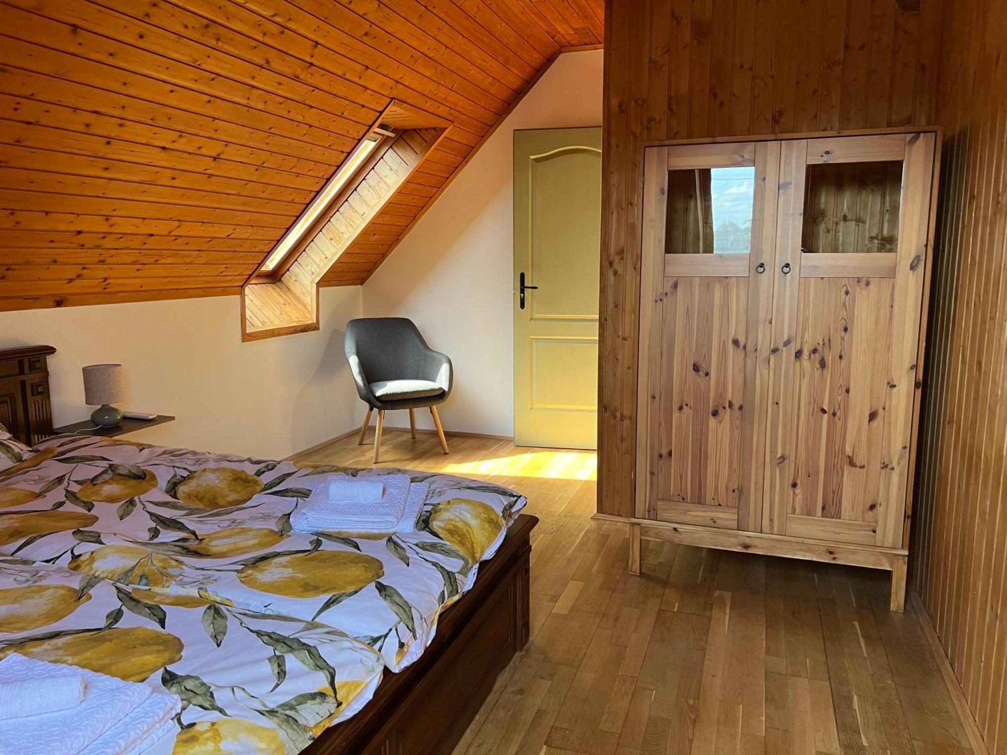 Bor Es Kenyer Hotel Hegymagas Екстериор снимка